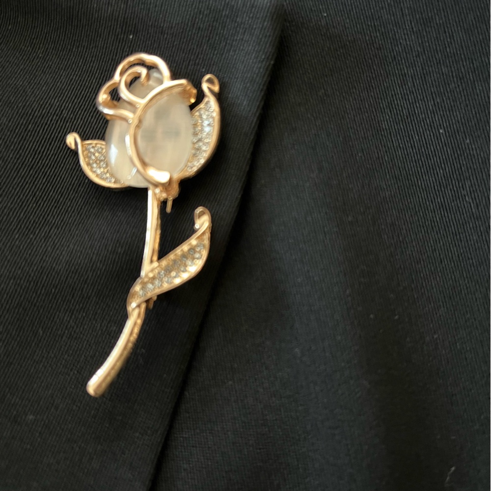 Fashion Trend 2024/2025 Flower Brooch